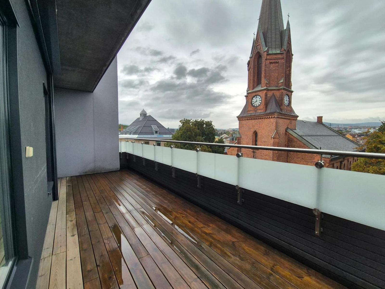 Homestay Modern In Shared With A Beautiful Private Balcony